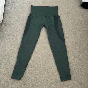 NVGTN Contour Seamless Leggings in Forest Green